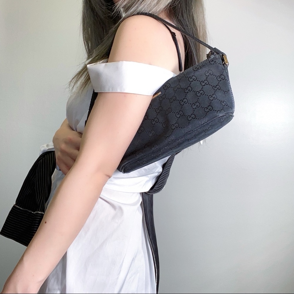 ✈️Sold! Gucci Vintage Shoulder bag